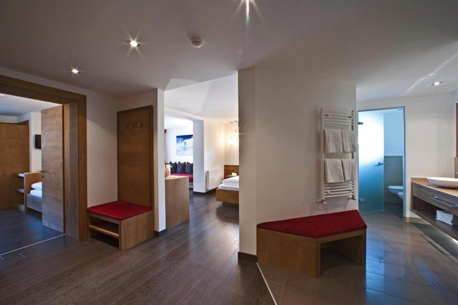 Hotel La Fradora - Dolomites Hotel San Cassiano  Luaran gambar